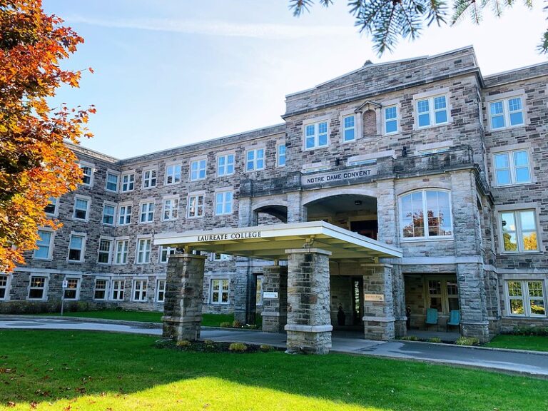 ローリエイト・カレッジ(ON州)