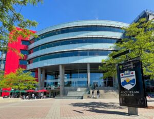 コキットラム・カレッジ(Coquitlam College)の特徴・費用・評判｜カナダ高校留学